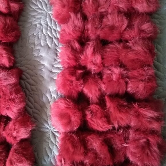vintage y2k rabbit fur pom pom long scarf NWOT - Picture 3 of 8